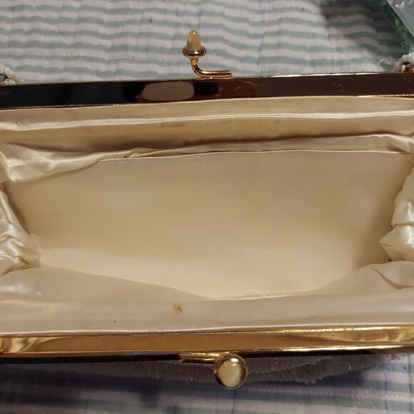 Vintage beaded Mother of Pearl evening purse - Picture 5 of 8